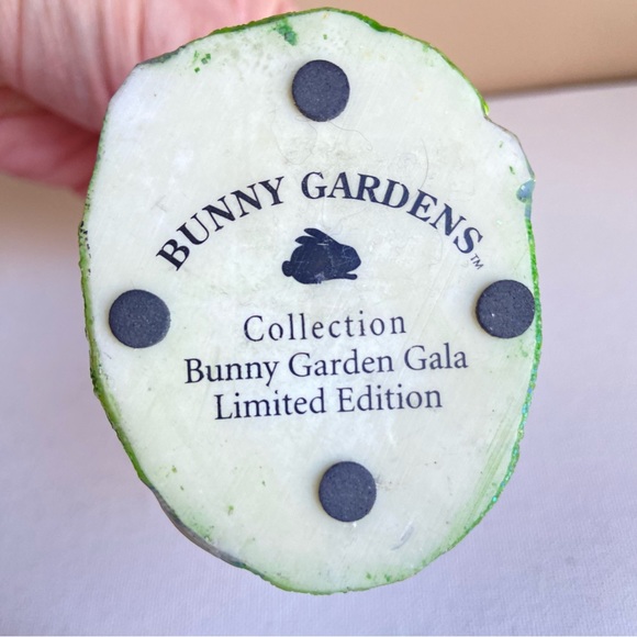 Set of Bunny Gardens rabbit figurines Garden Gala Dressed Up and Hopping to Go - Picture 8 of 12